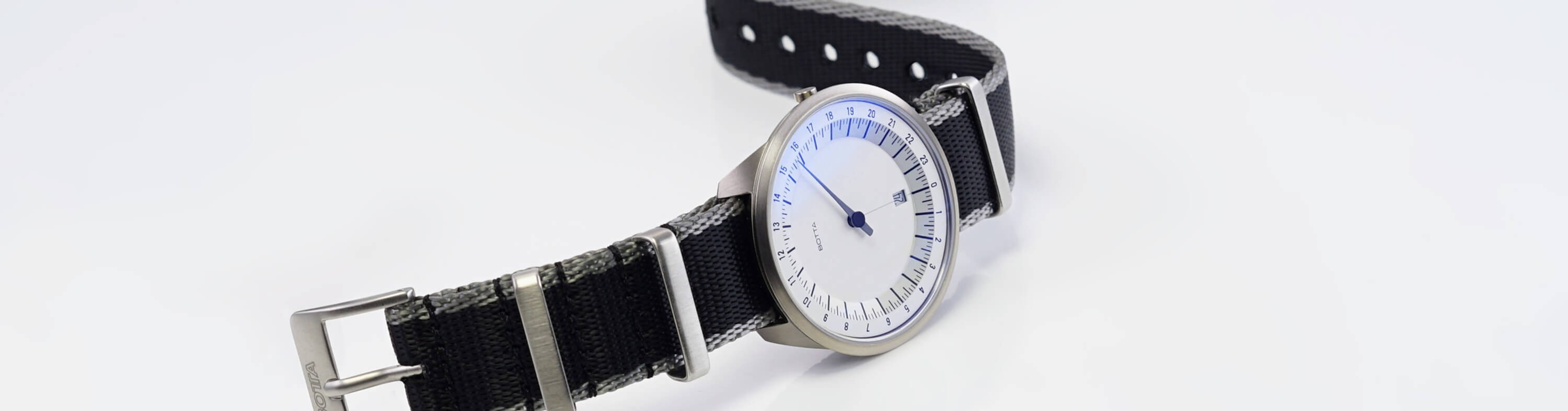 White Gray Single Hand Quartz Titanium Wrist Watch